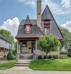 cutee-houses:  1900 - Xenia, OH4 beds 2