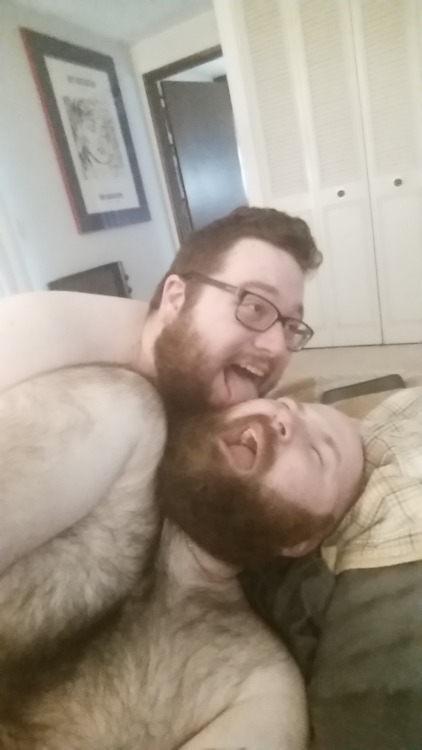 jumpinjehozefat:Snuggles with @internationalhouseofcubbins