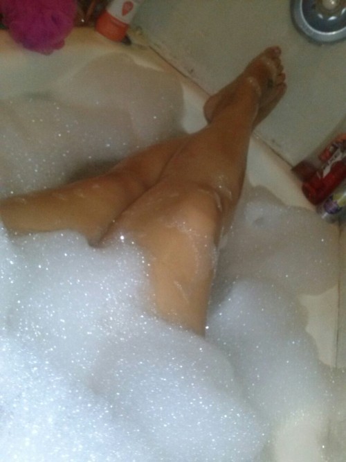 chronicrainbow420: Finally a well needed special bath time iambabygirllust delinquentnymphet wish on