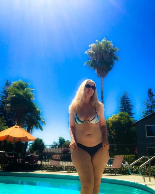 Porn curvygirl-lover:  Awesome Bikini Body@the_artistic_vegan photos