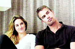 divergencedaily:Shailene Woodley and Theo James talk ‘Divergent’ at SDCC