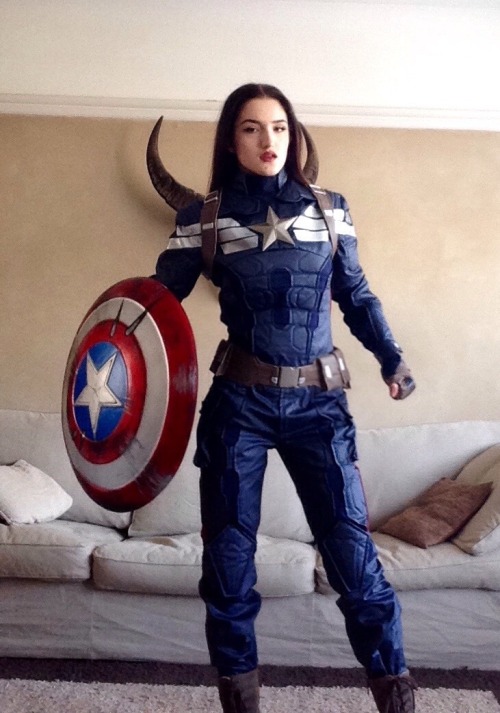 daftloki: Captain Peggy Carter aka the hero we really deserve. I’ll be at Edinburgh Comic Con this w