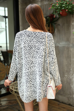 tbdresslove:  loose long sleeve sweater==&gt; here Selected Items On Sale