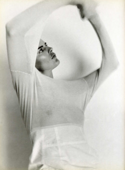 Labsinthe:  “Diverse Forme Di Bianco” Stella Tennant Photographed By Mark