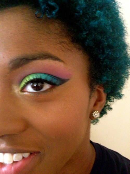 colorfulcuties:  amazinglyaonna:  When boredom strikes, cut the crease! Another look I created using the Take Me To Brazil palette by BH Cosmetics!  ♥ 