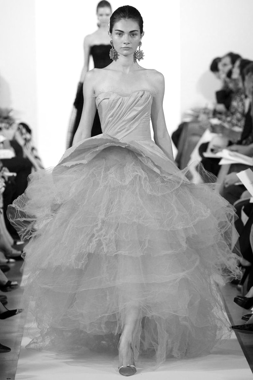 amy-ambrosio:  Oscar de la Renta Spring 2014 RTW. Model: Antonina Vasylchenko. 