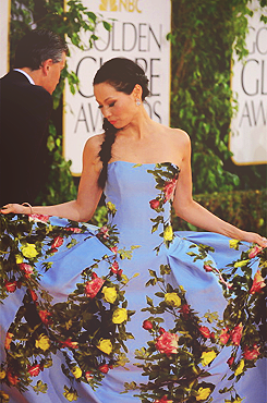 Lucy Liu in Carolina Herrera at the Golden Globes, 2013