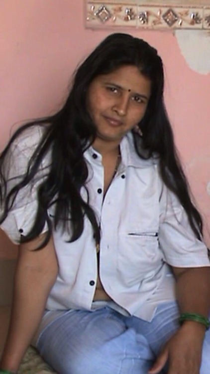 prythm:  Perks of going on vacation with neighbours… Sometimes if maybe lucky to own sexy Desi Aunty throughout your vacation - 3