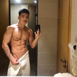 asianbodyhunk:   IG: arvin_yucai   Like man