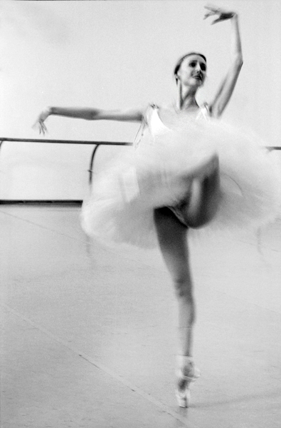 everythingplus-thekitchensink:  Svetlana Zakharova in rehearsal for Le Corsaire. Photography: Michae