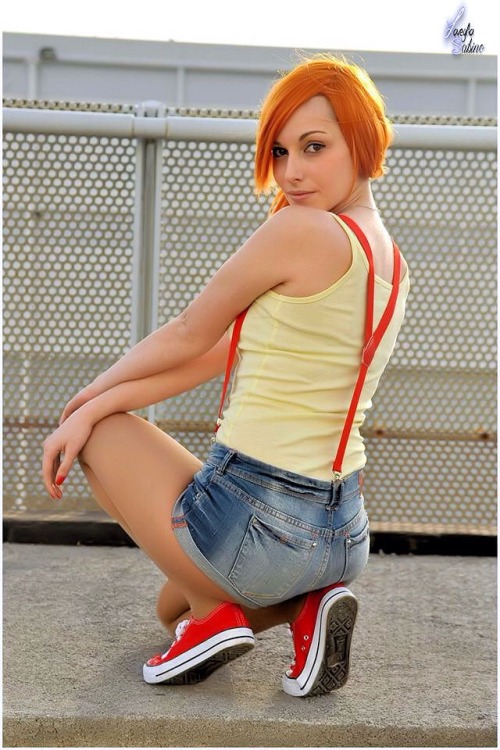 yeticab:I need to find a redhead who will dress up in some shorts, pantyhose and Converse sneakers, 