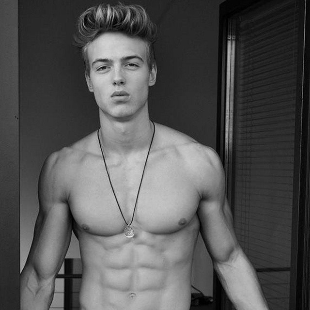 navyl0stb0y:  decisivo:  Insta @decisivo follow back ❤😍   Follow the blog i