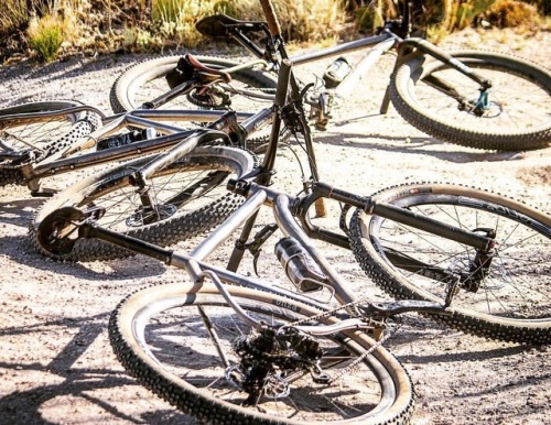 t6ryan:Nonferrous alloy. #RideMetal #T6standard29 #titanium #29er #mtb #bike #Arizona #TwinSix .com