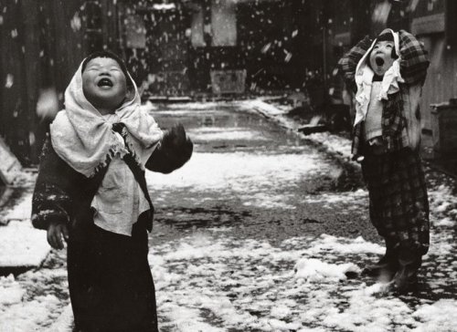 gardenofthefareast: Unosuke Gamou : “Children In the Snow”            Japan, 1950’s