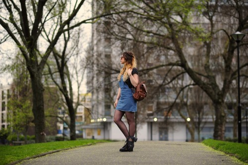 (via monicabarleycorn.: The Dungaree Dress)