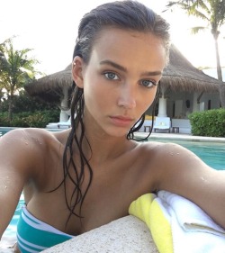 i-would-date-her:  Rachel Cook 