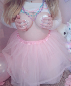 babybubblecum: 💕It’s my party and I’ll cry if I want too💕  #dd/lg #dd/lg blog #nsfw #cake #boobs #tits #kink #birthdayslut #21st #tutu #cakevodka #princess #BabyBubblecum 