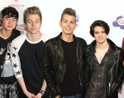 Calum Hood, Luke Hemmings (5SOS) James McVey, Bradley Simpson (The Vamps)