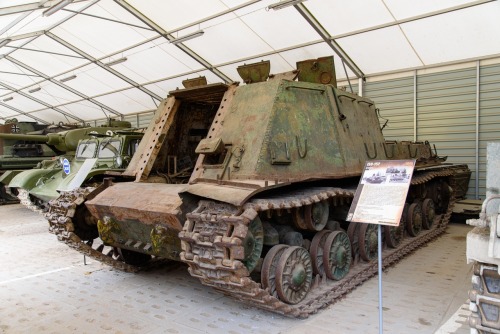 The ISU-152.