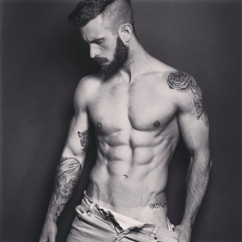 hoscos:  Dan hayes. Throwback
