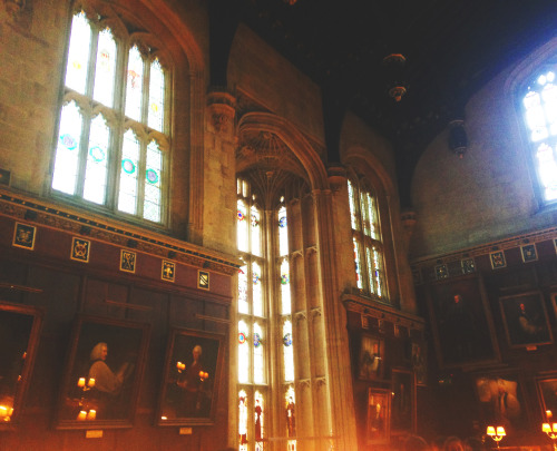 gingerbbatch:  oxford university’s great hall: the filming location and inspriation for hogwarts’ great hall. this hall was used in the first film, then a replica was built 1.5 times larger. 