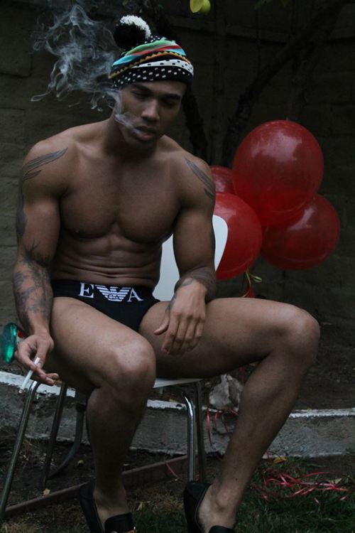 savvyifyanasty:  twistandturns:  Raphael LaVont   > love this!  Follow me @ savvyifyanasty.tumblr.com 