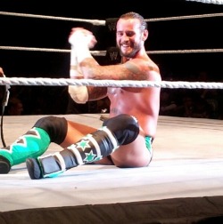 welovecmpunk:  And here, ladies and gentlemen, we see a very happy Punk.