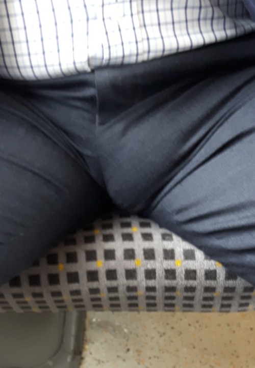 andythetrucker: Nice bulge on the train.1