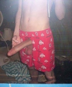 mybiventure:  I hope there’s some stretched out colons and sphincters at Ohio state thanks to that thing!  Hope he’s a big ol bottom too….love playing with a huge cock and juicy balls like that while I fuck a dude.