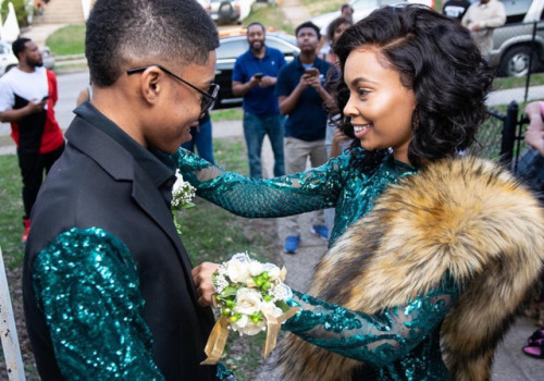 emo-sanders-sides-loving-unicorn: virgilanxiety:   spoonmeb:  sirfrogsworth: I thought this was very sweet. Young Nassir asked his mother, Fatima, to his senior prom. It looks like they had a swell time and their outfits sparkled in all their matching