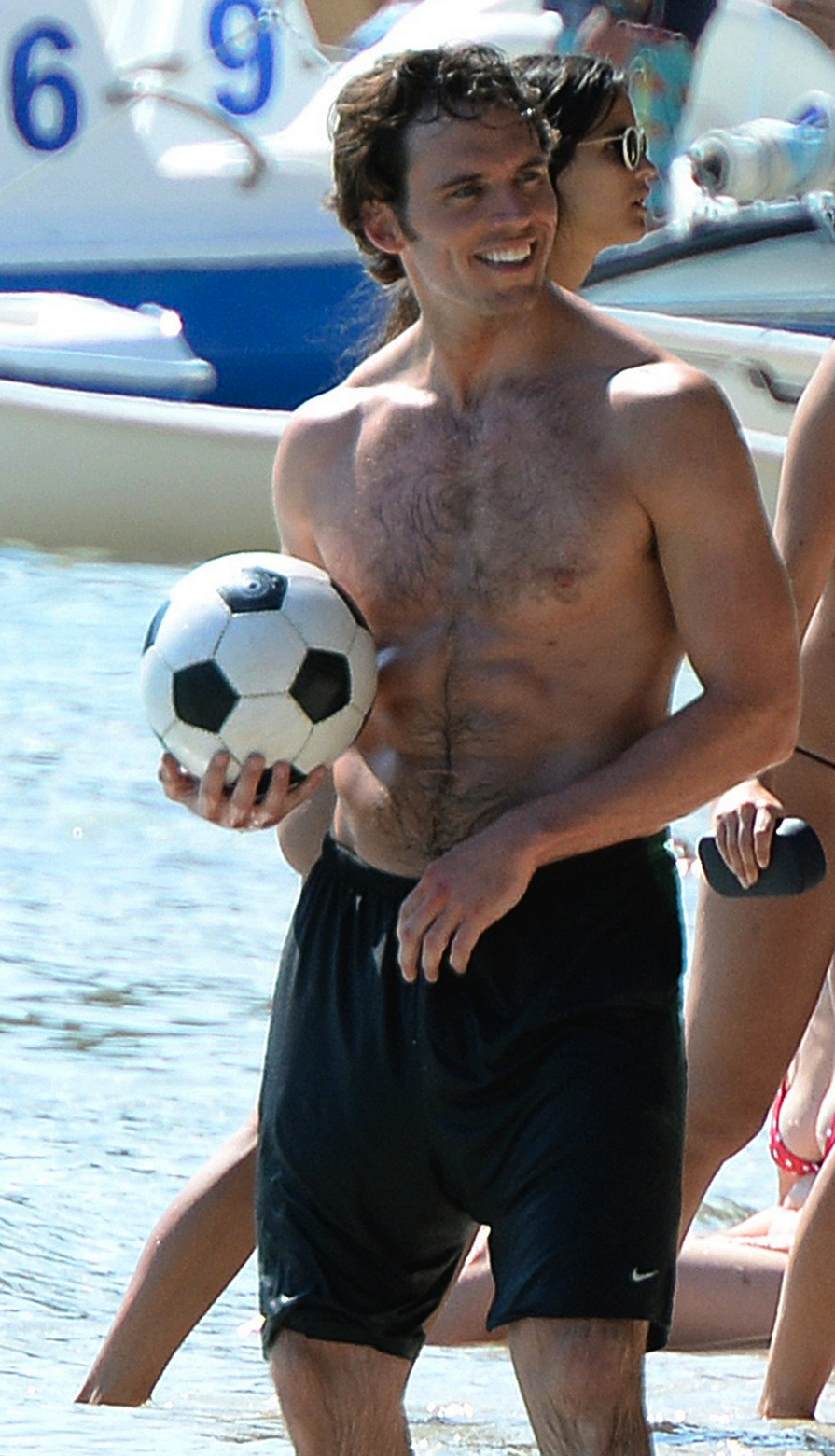 mynewplaidpants:  Finnick Gone To Fuzz – MORE HERE