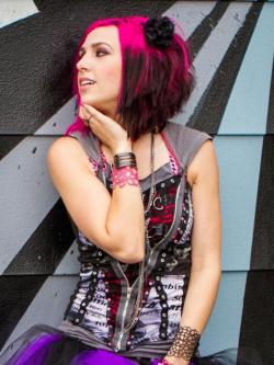 sexybandchicks:  Ariel Bloomer - Icon For Hire.