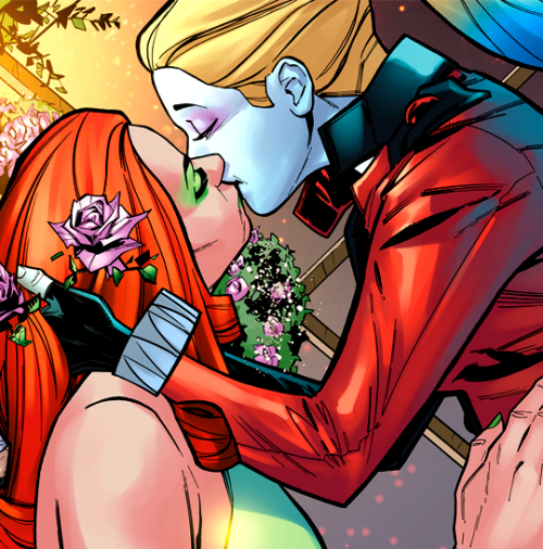 lgbtincomics:Harley & Ivy in Injustice: Year Zero #8