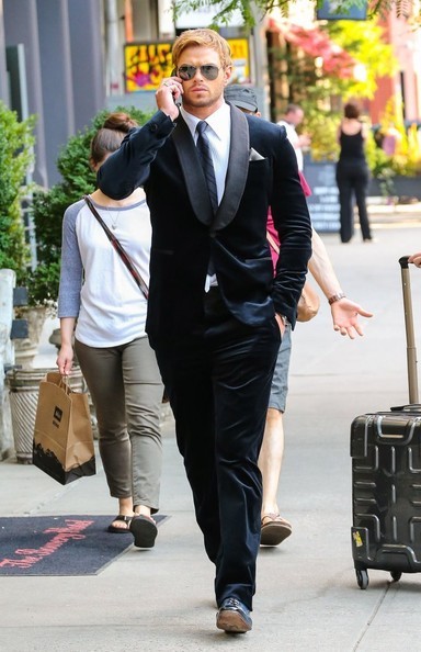 celebritygossipbyrangi:  Kellan Lutz steps out in New York looking very sharp in a suit and tie 