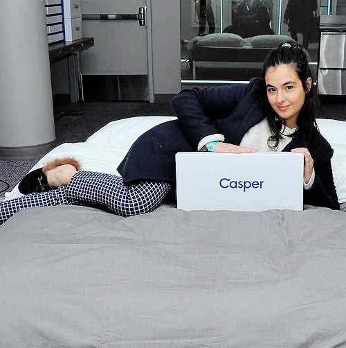 karifeinsteinpr @lucytwobows Cozying up with @casper