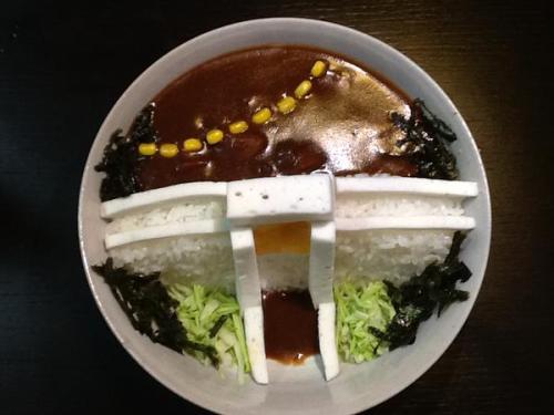 laughingsquid:  Dam Curry Rice, A Fun and Functional Wall of Rice Holds Back Delicious Curry Sauce