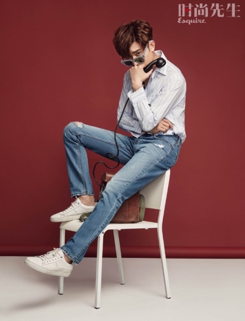 Zhoumi (Super Junior-M) para OK! celebrity.