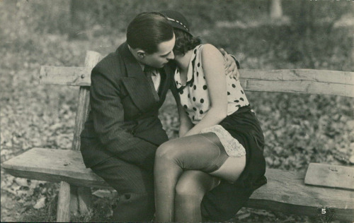 vintagemarlene: vintage lovers on a park bench series (www.summertime75.wordpress.com)