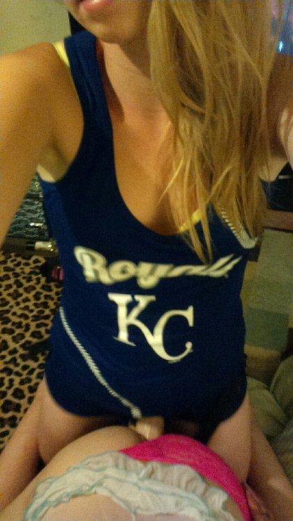 sissycrissyhubby:  Mmm my boipussy is getting it good!! Hehe ;) sissycrissyhubby
