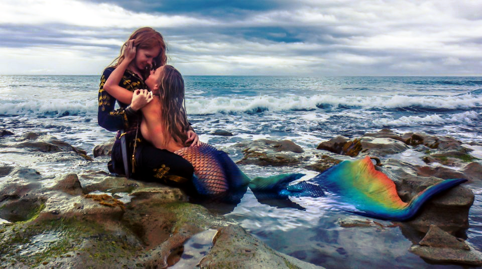 lesbian-vegan-fitblr:  kermitismyrainbowhero:  Who doesn’t like lesbian mermaids?