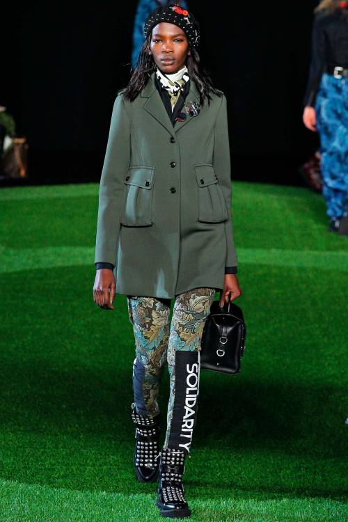 noirmodels:black models at marc by marc jacobs