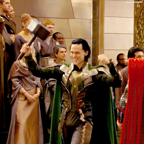 obsessedwithpretty79:thehumming6ird:Tom Hiddleston behind the scenes of Thor (2011)a.k.a. that time 