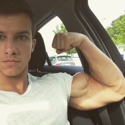 Love Big Muscle