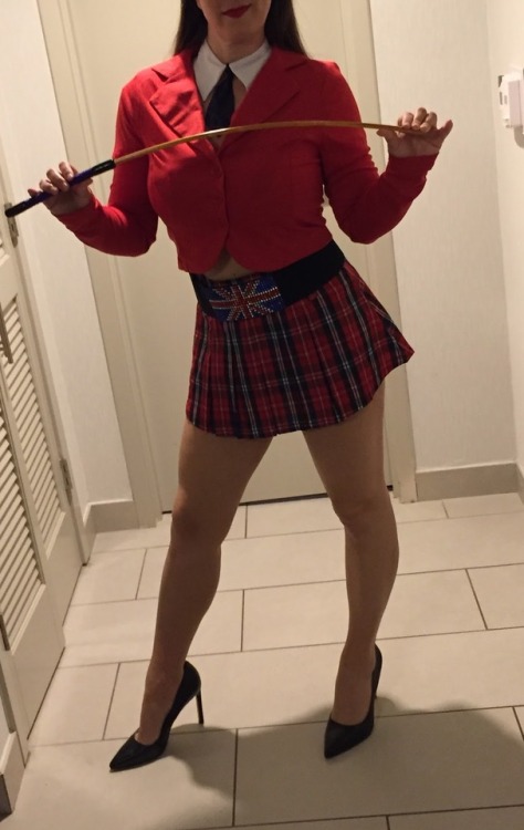 severespanking: crazycaneposts: pasparm:  Can someone help me?…  Love it Yes !! LOVE SEVERE !
