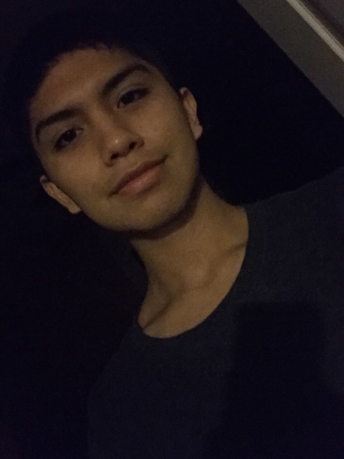 uglyassasian:  I look good in the dark 