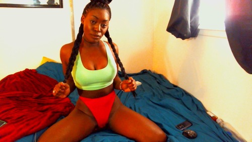 deebott:  deebott:  Watermelon babe.  I’m so cute lol