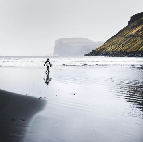 silver-blonde:Faroe islandsPhoto by cosmokoala