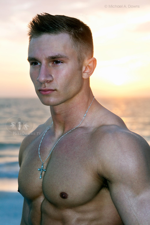 cdnlifter27:  Kevin Lisak Photos: Michael A. Downs 