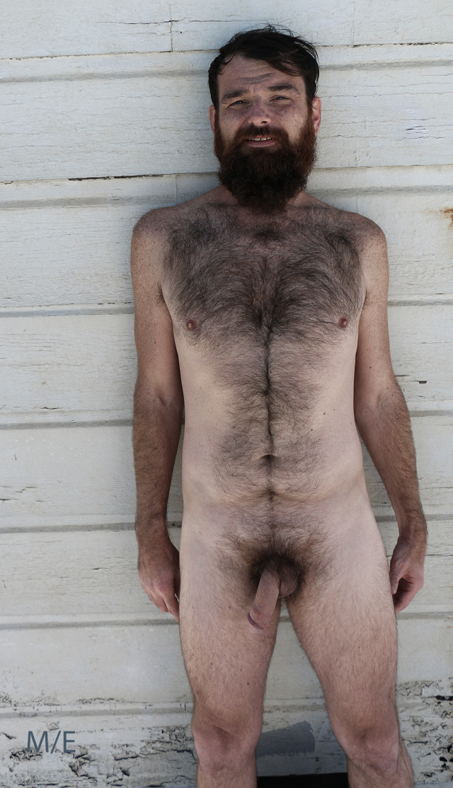 accidentalbear:  (via Benji, Beard &amp; Watermelon, Naked on a Hot Tin Roof
