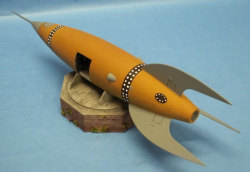 mysticplaces:  Selentic Rocket Ship model kit | available on Etsy via Lexfrog    